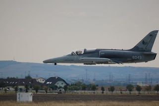 Opozice tepe vládu kvůli neposkytnutí L-159, sama je ale odmítla dát Ukrajině, když vládla - Novinky
